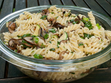 Pasta Fredda mit Speck und Pilzen