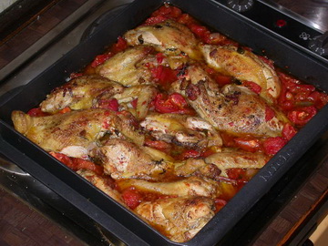 Huhn mit Tomaten aus dem Ofen